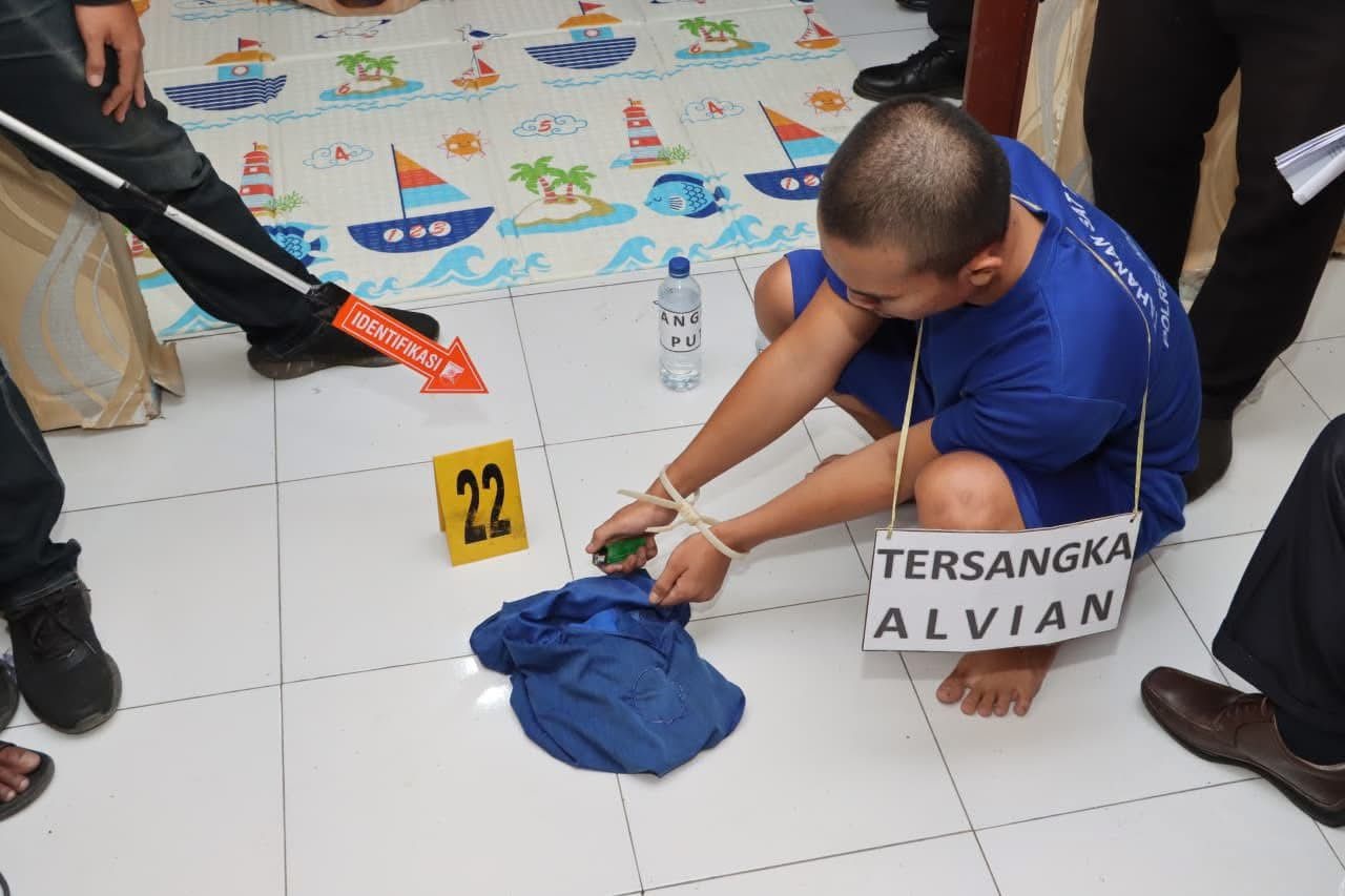 Rekonstruksi Pembunuhan Putri Apriyani di Indramayu, Pelaku Peragakan 24 Adegan