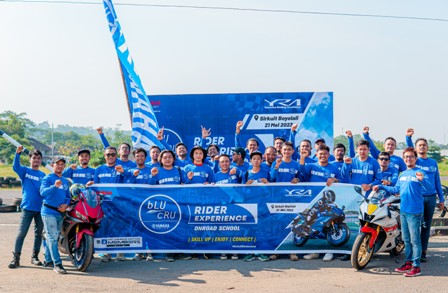 Jadi Bagian Keseruan Yamaha bLU cRU, Konsumen Nikmati Jajal All New R15 Connected Series di Sirkuit Boyolali