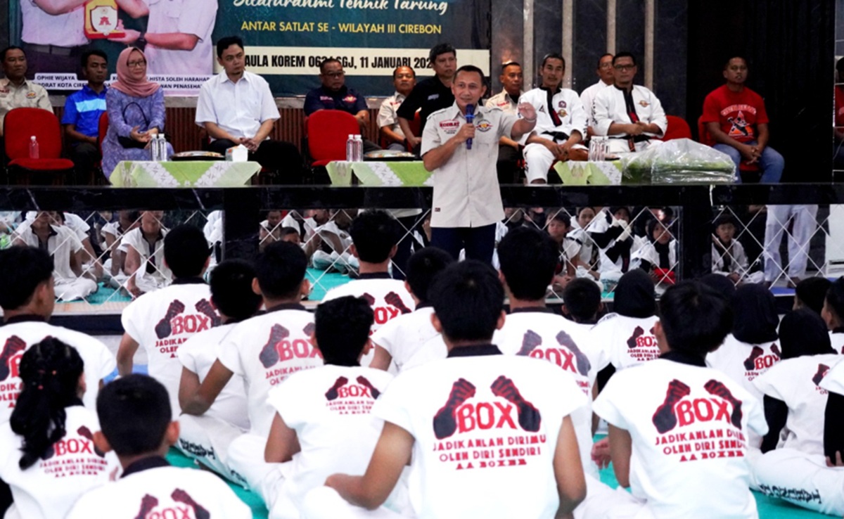 Danrem 063/SGJ Tekankan Pembinaan Atlet Muda Tarung Derajat di Milad ke-5 Satlat Maharaya Cirebon