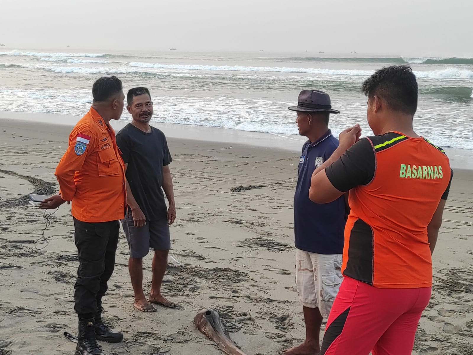 Nelayan Indramayu Terhempas di Pantai Cianjur, 1 Orang Hilang