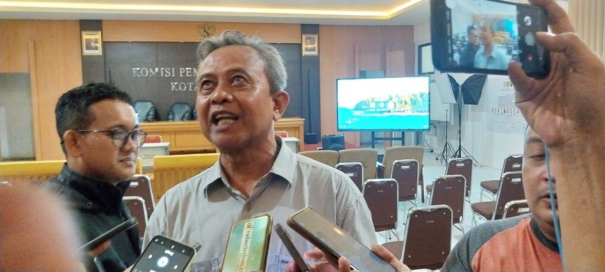 Suryana Serius, Daftar ke KPU Sebagai Calon Walikota Cirebon Jalur Independen 