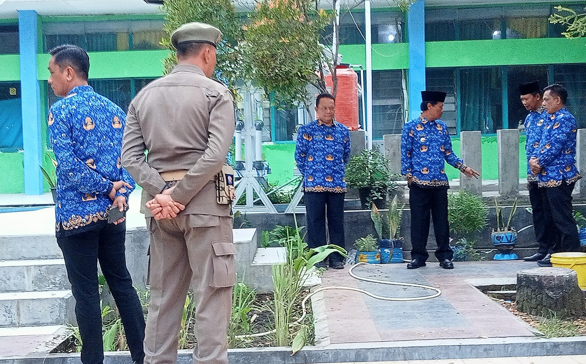 Walikota Cirebon Ancam Pindahkan Kepala Sekolah SMPN 4, Warganet: Save Pak Ikin! 