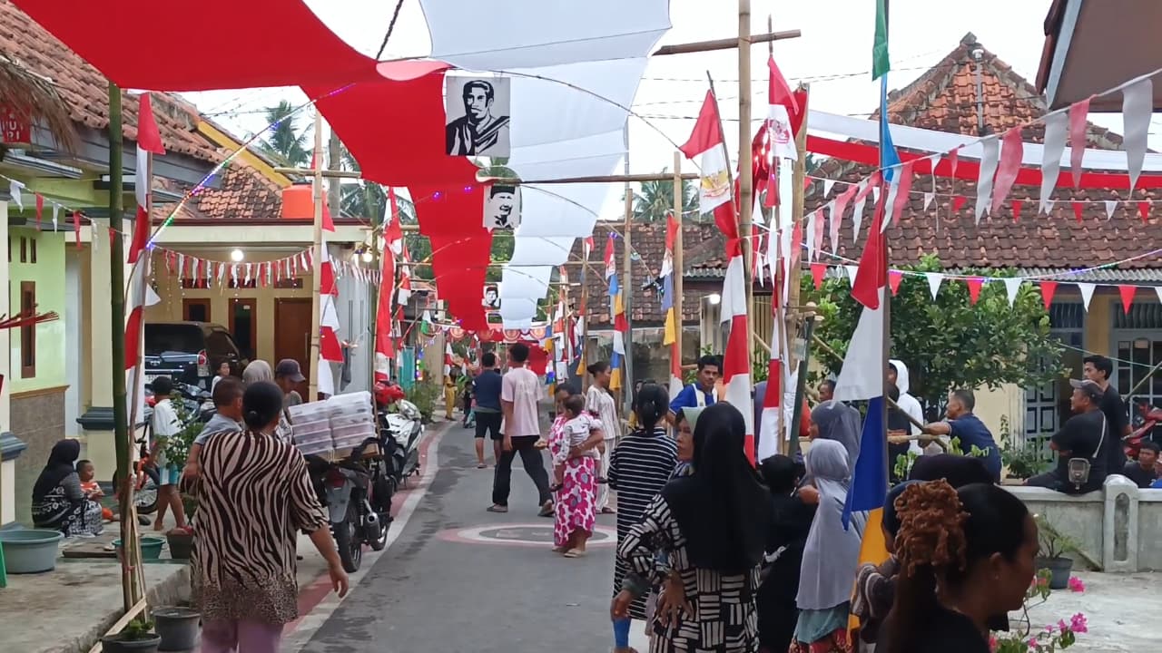 Merah Putih Sepanjang Gang, Kampung Agustus Cikubangmulya Ramai Setiap Sore