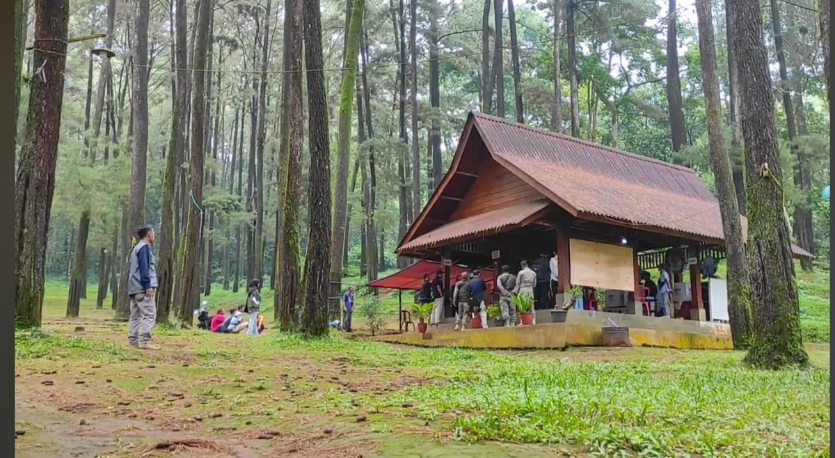 TPS Paling Indah di Kuningan Jabar, Ada di Objek Wisata Desa Singkup 
