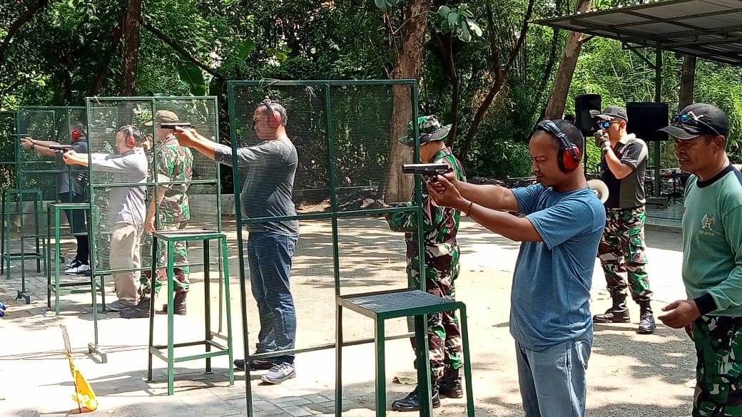 Jalin Silaturahmi dengan Forkopimda dan Jurnalis, Kodim 0614 Kota Cirebon Gelar Fun Game Menembak