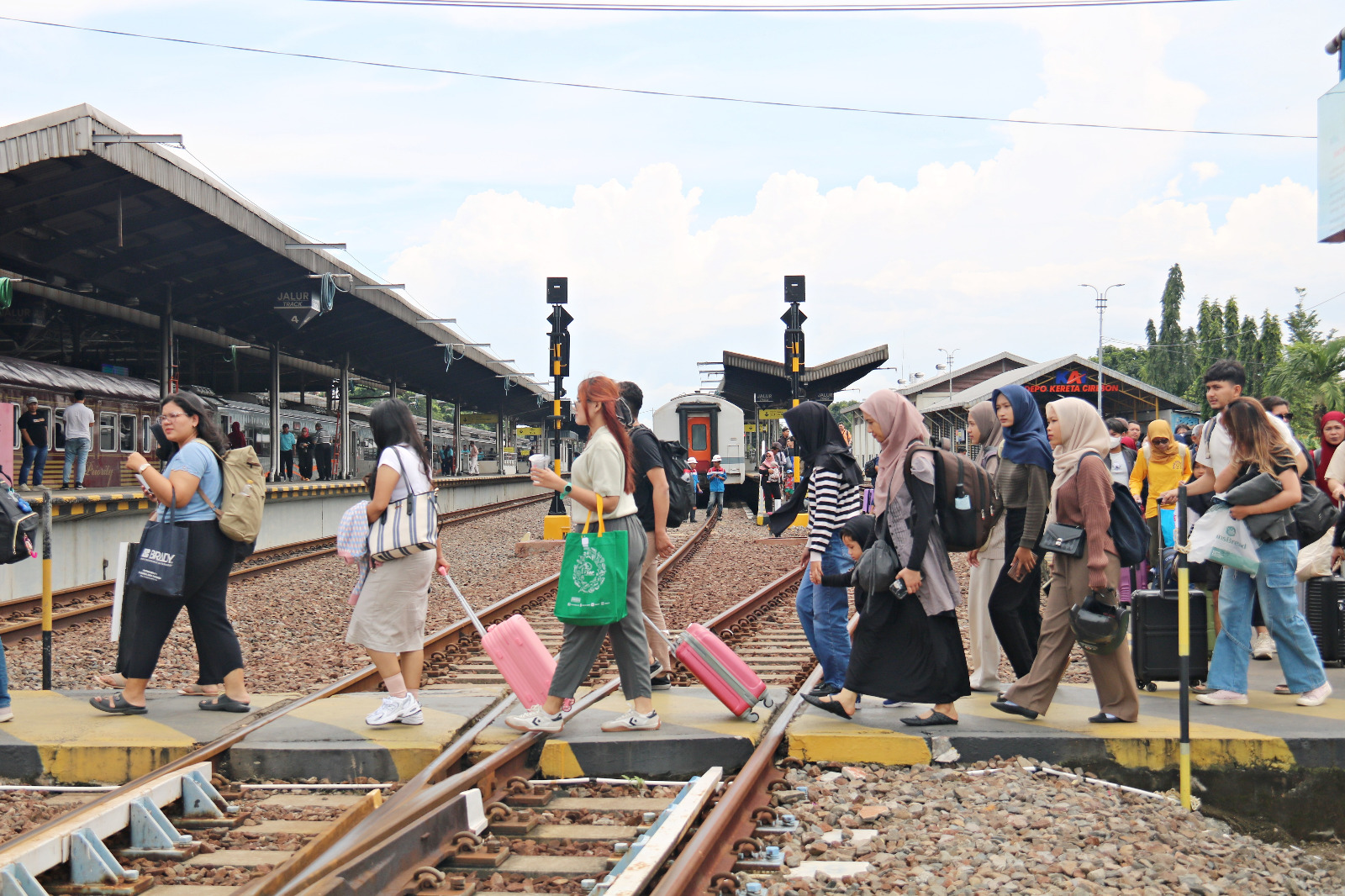 Tercatat, PT KAI Daop 3 Cirebon Layani 2,9 Juta Penumpang Selama Triwulan 3 Tahun 2025