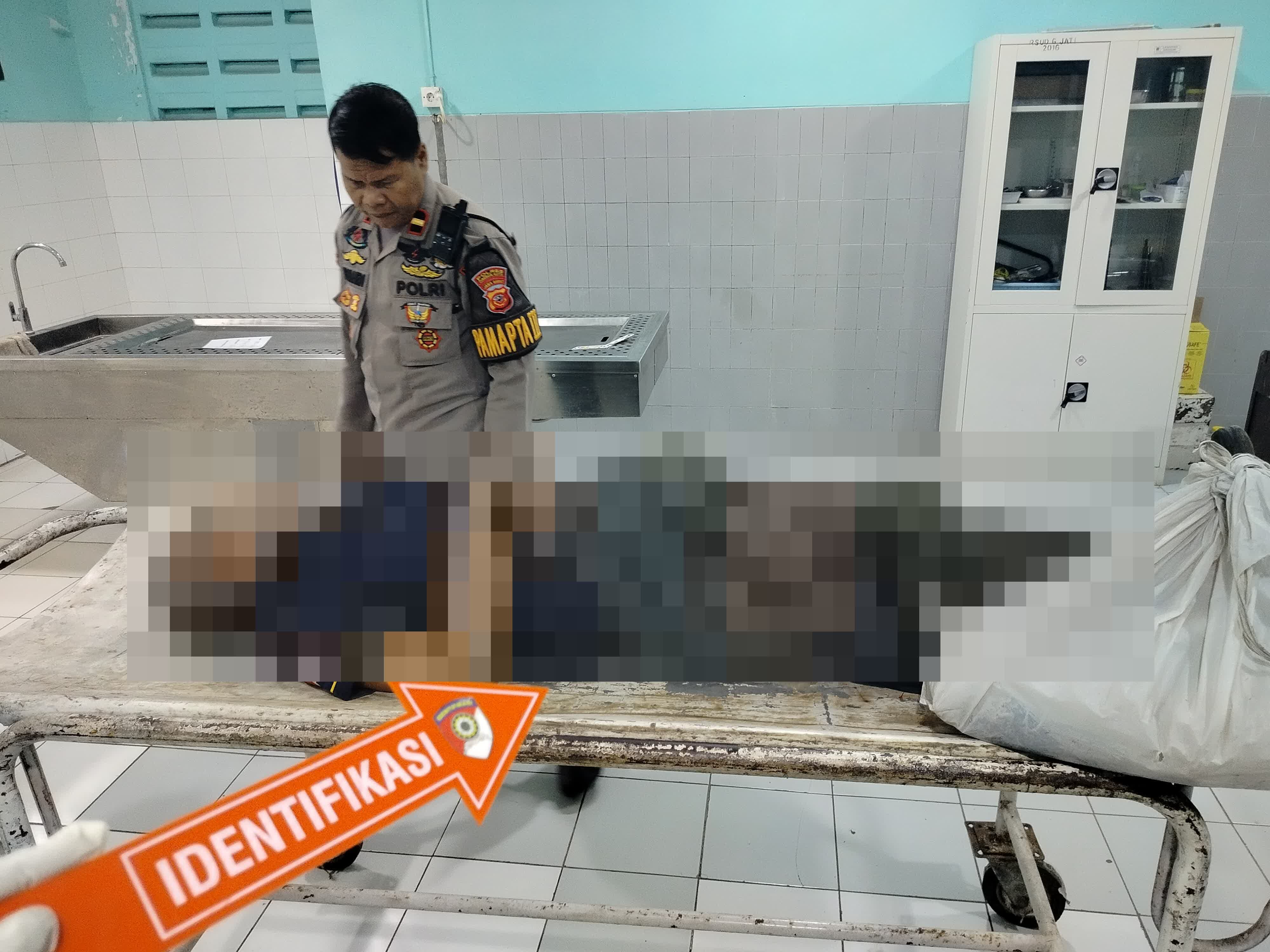 Pria Tanpa Identitas Ditemukan Tewas di Pinggir Jalan Kedondong Cirebon