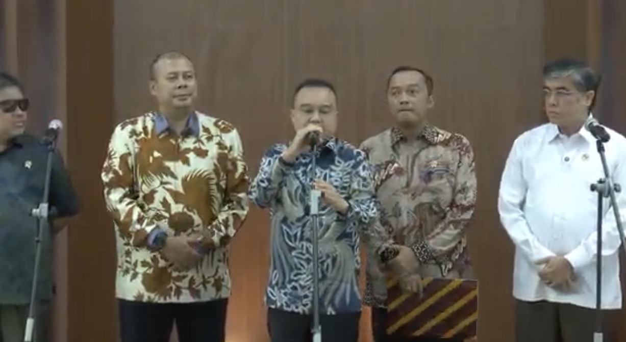 Pemerintah Upayakan Mitigasi PHK Masal di Berbagai Sektor