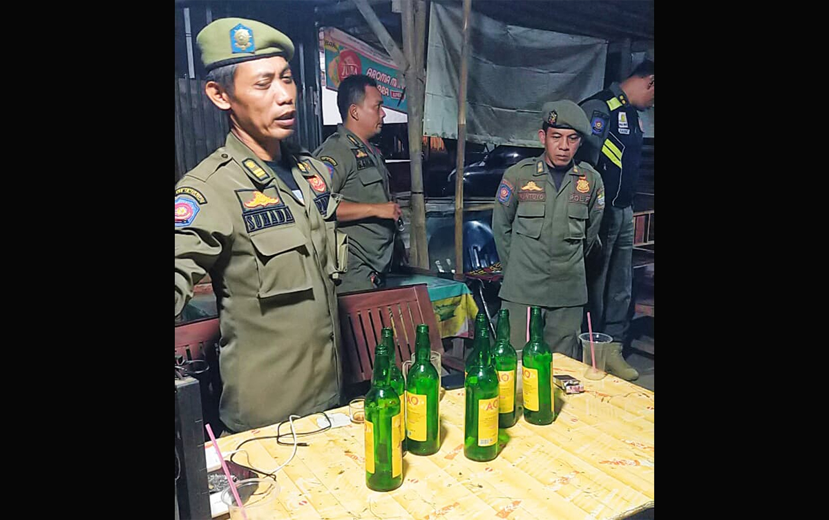 Satpol PP Gelar Razia Miras di Kompleks Stadion Bima Cirebon, Ini Dia Hasilnya