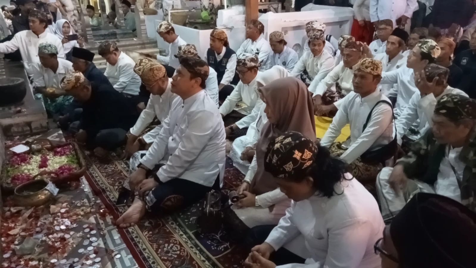 Keraton Kasepuhan Grebeg Syawal di Astana Gunung Jati