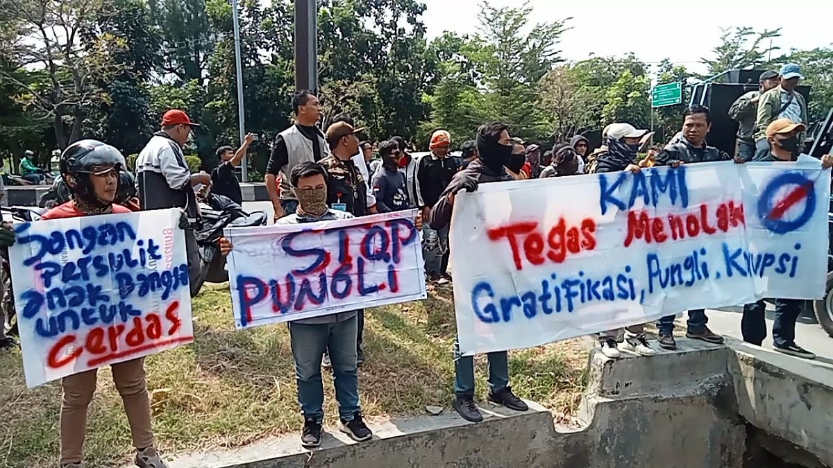 Demo Orangtua Murid Gara-gara Pungli, Gruduk Disdik Kota Cirebon dan KCD