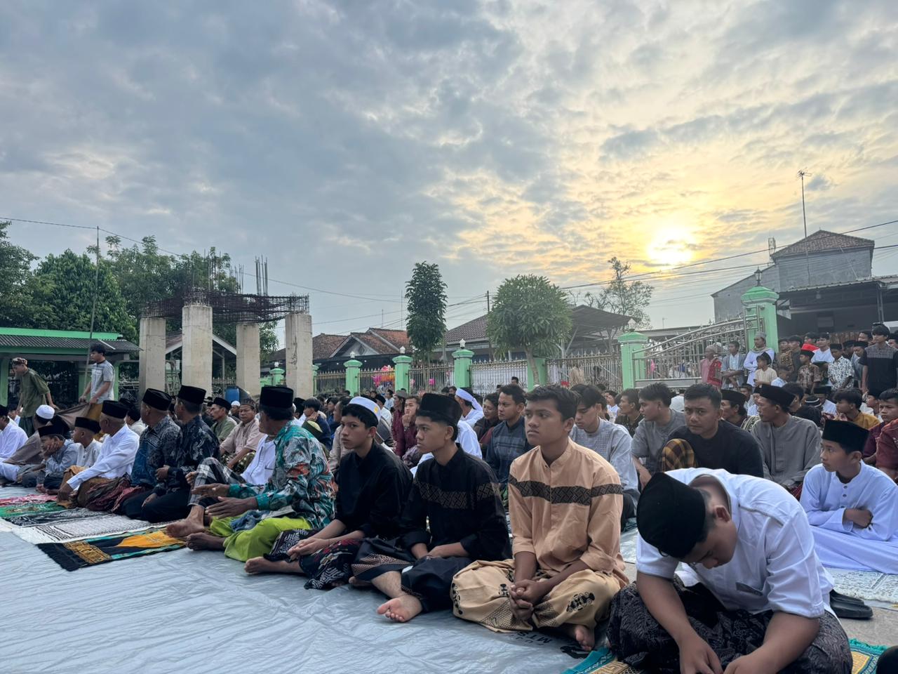 Salat Id Warga Cipedang Indramayu, Khatib Berpesan Soal Rasa Syukur