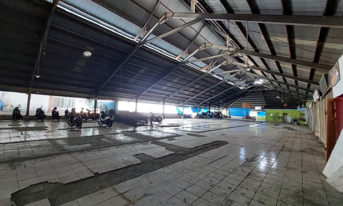 Pedagang Pigura Sukalila Pilih Vakum Usaha, Tolak Relokasi ke Lantai Dua Pasar Pagi Cirebon