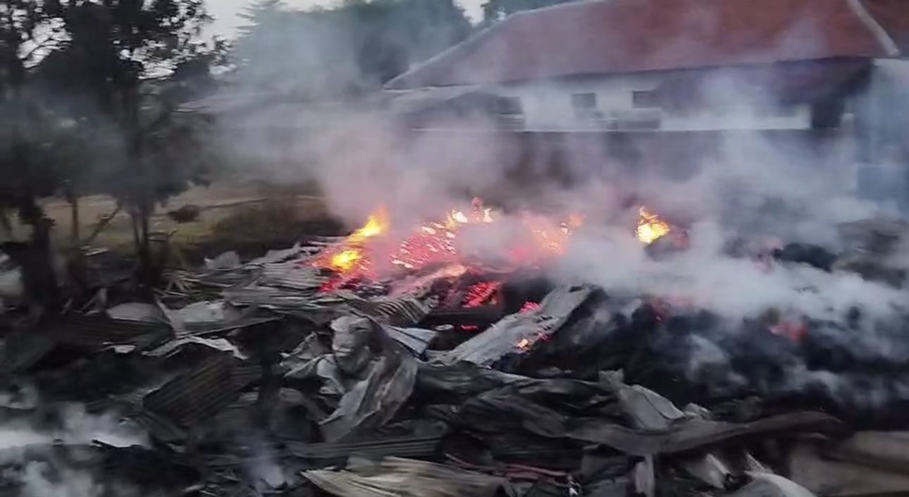 Gudang Material Kayu di Weru Cirebon Terbakar Hebat, Kerugian Capai Rp2,26 Miliar