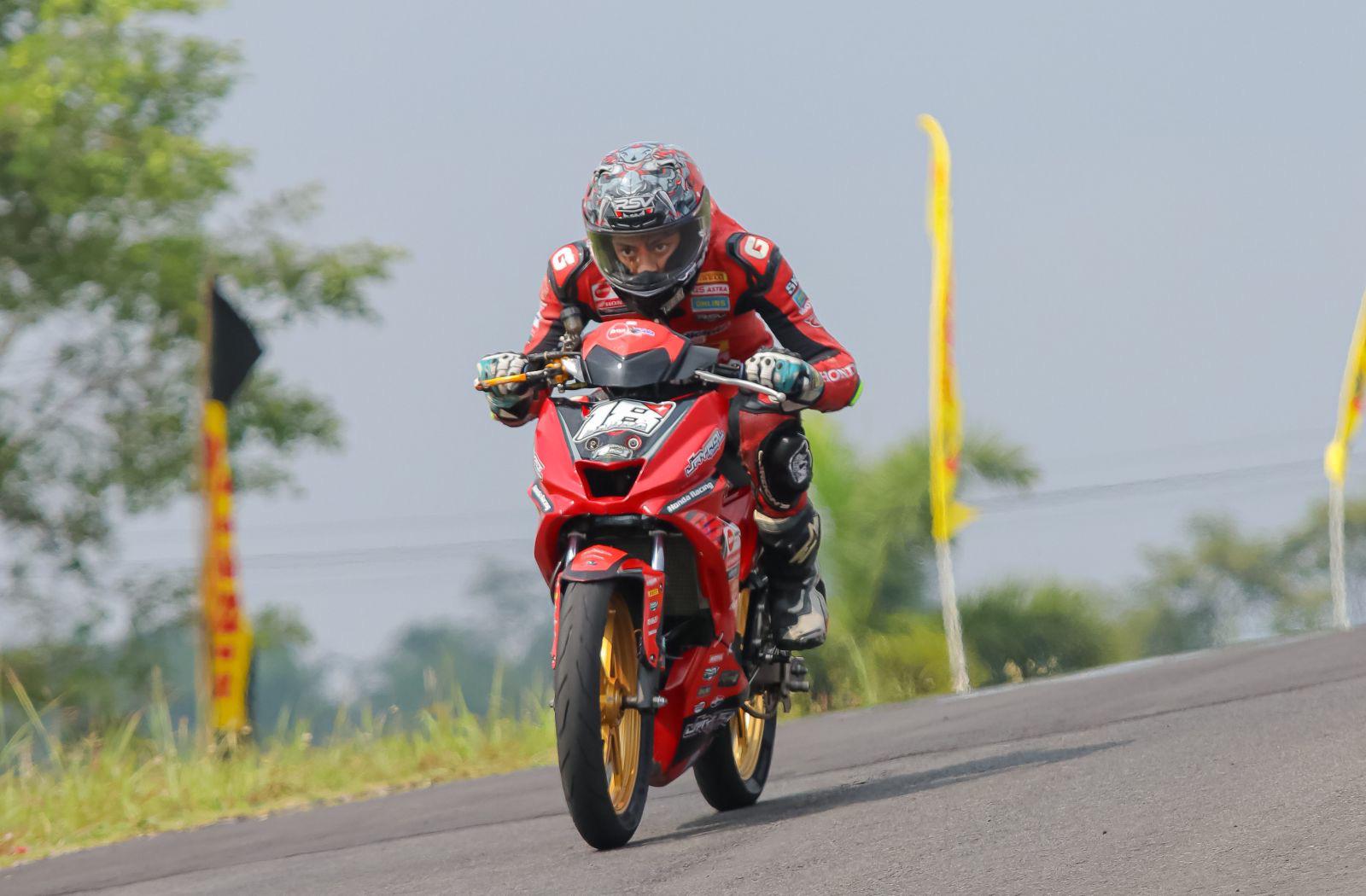 Semangat Satu Hati Andra Setya Ismaya dengan Honda Supra GTR Antarkan Podium di Final Kejurnas MotoPrix 