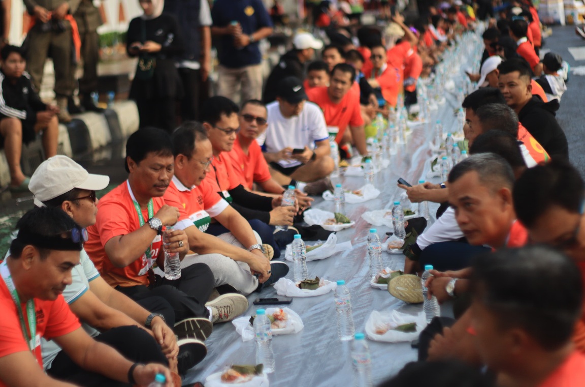 1.500 Peserta Ambil Bagian Pada Cirebon Heritage Run 2025 dan Festival Nasi Jamblang