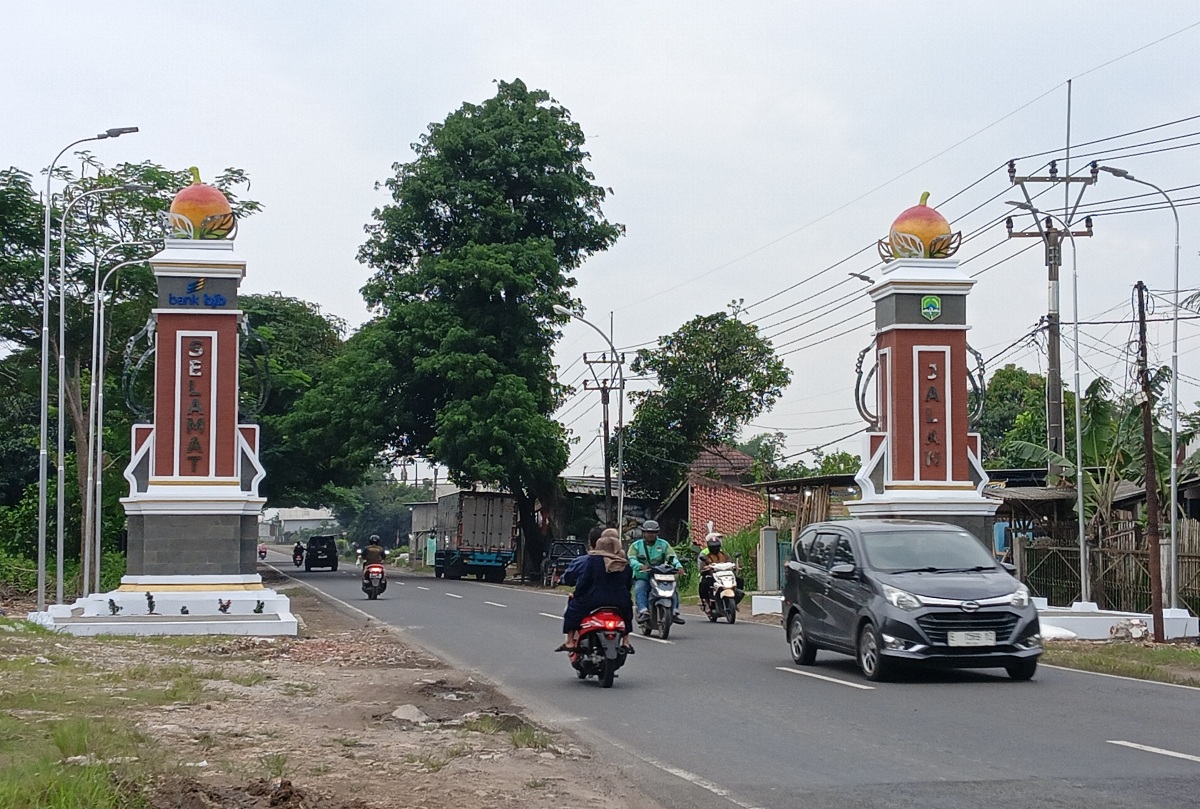 Tugu Perbatasan Majalengka-Cirebon Rampung, Bupati Eman Masih Belum Puas Minta Dilengkapi Taman