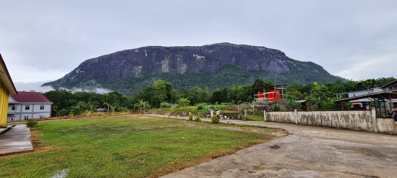 Bukit Kelam, Destinasi Wisata Alam Eksotis di Sintang