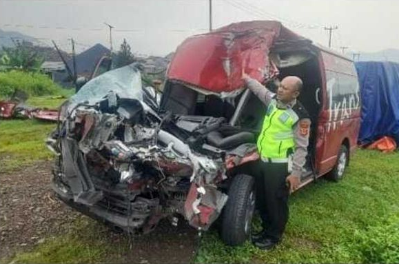 Kendaraan Travel Cirebon-Bandung Alami Kecelakaan di Tol Cisumdawu, 2 Orang Tewas