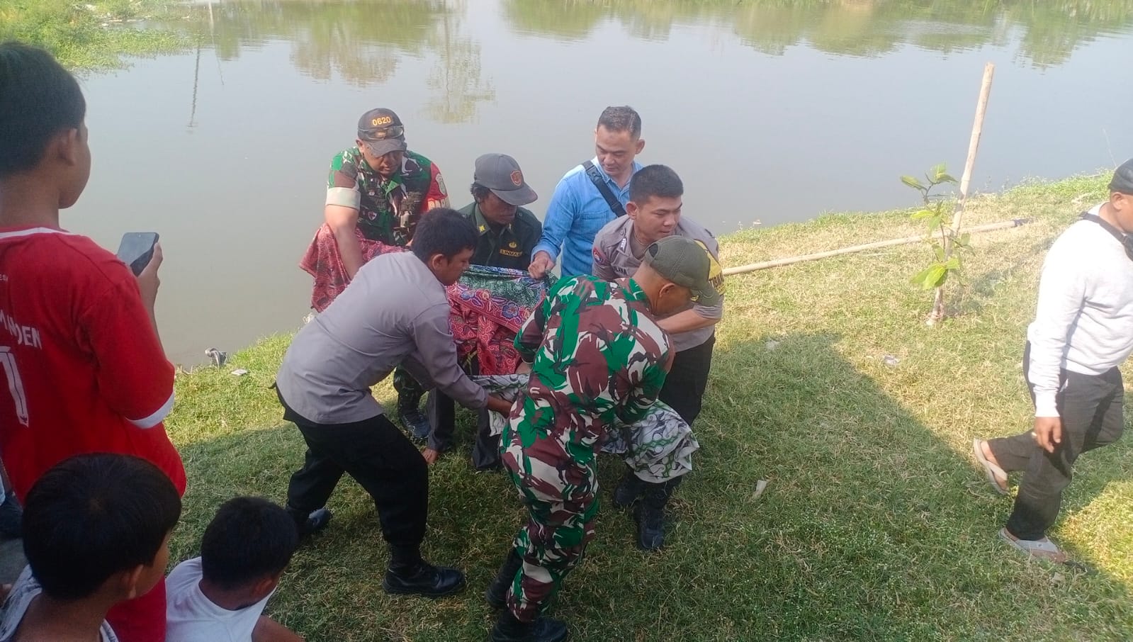 Mayat Pria Ditemukan di Bendungan Karet Gunung Jati, Berawal dari Laporan 110
