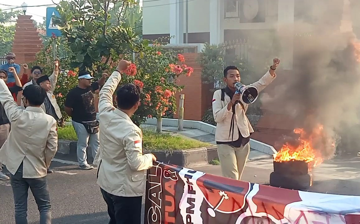 Mahasiswa Hukum Demo di Depan PN Kota Cirebon, Soroti Kasus Vina Banyak Kejanggalan