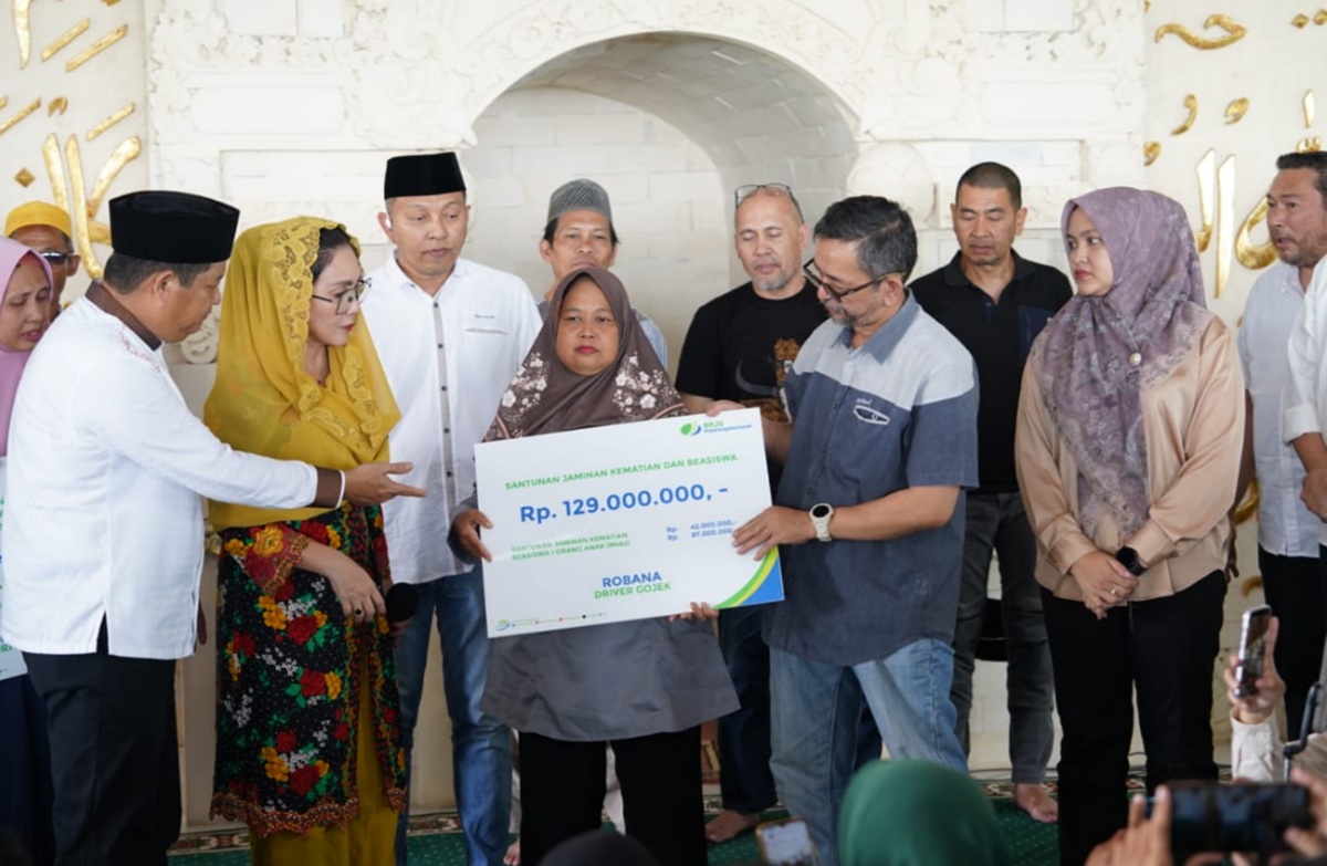 BPJS dan DPR RI Gelar Kegiatan di Cirebon, 300 Pekerja Transportasi Online Dikumpulkan