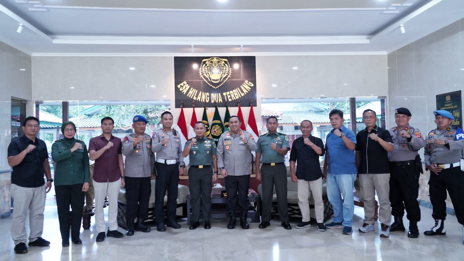 Disambut Hangat oleh Danrem 063 SGJ, Kapolresta Cirebon Tegaskan Sinergi TNI–Polri