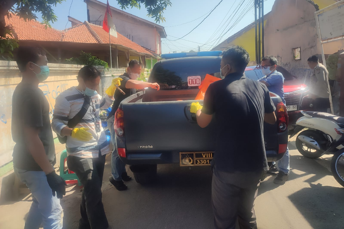 Warga Cium Bau Menyengat Berhari-hari, Ternyata Ada Mayat di Rumah Kosong Kesambi