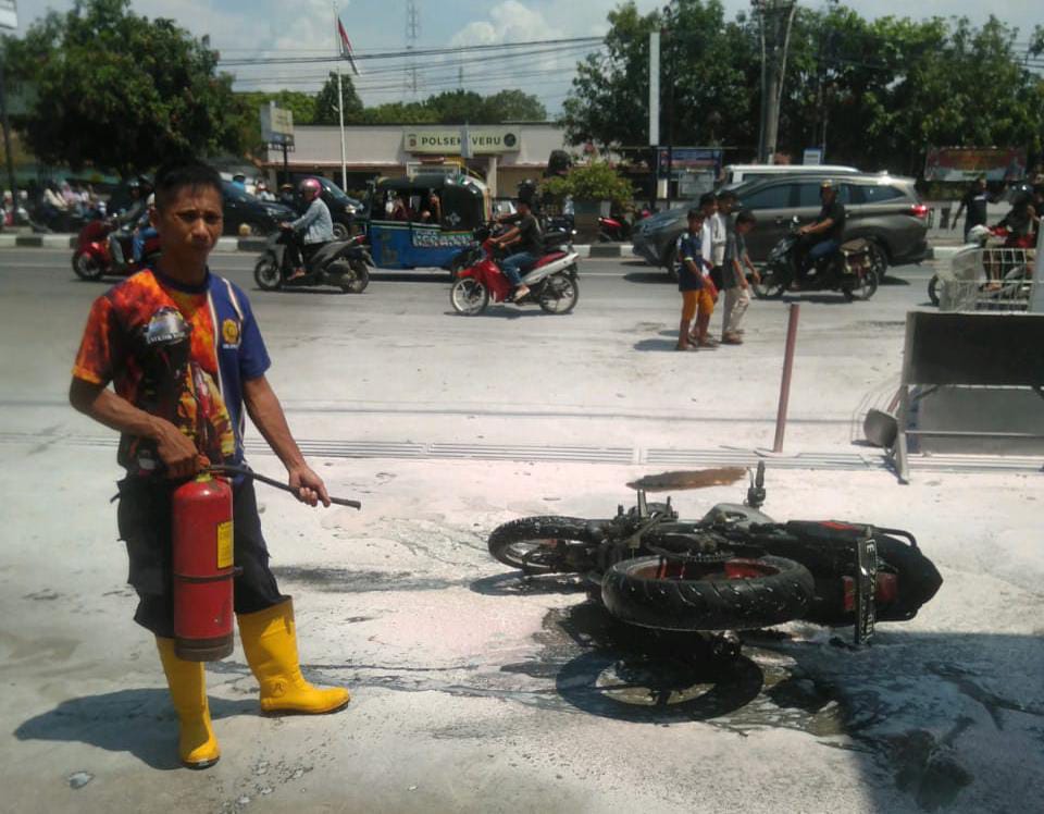 Sepeda Motor Terbakar di SPBU Weru Lor Cirebon, Diduga Ada Masalah Kelistrikan