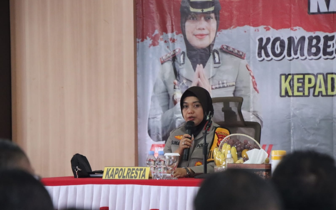 Kapolresta Cirebon Sampaikan Commander Wish Agar Dipedomani Seluruh Personilnya