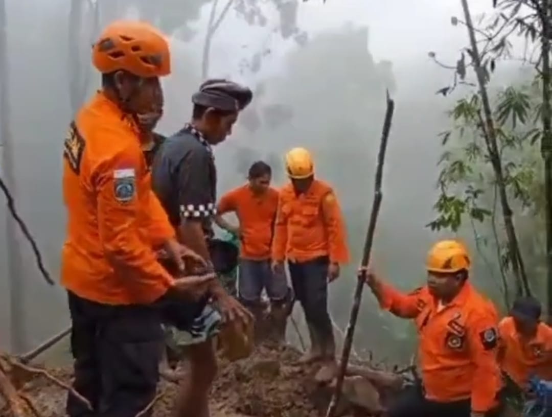 Tim SAR Gabungan Berhasil Temukan Korban Terakhir Tanah Longsor di Desa Tribuana, Karangasem Bali