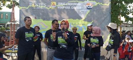 Menuju Kabupaten Cirebon Bersih dan Bebas Sampah, Merubah Sampah Jadi Berkah di Alun-alun Ciledug