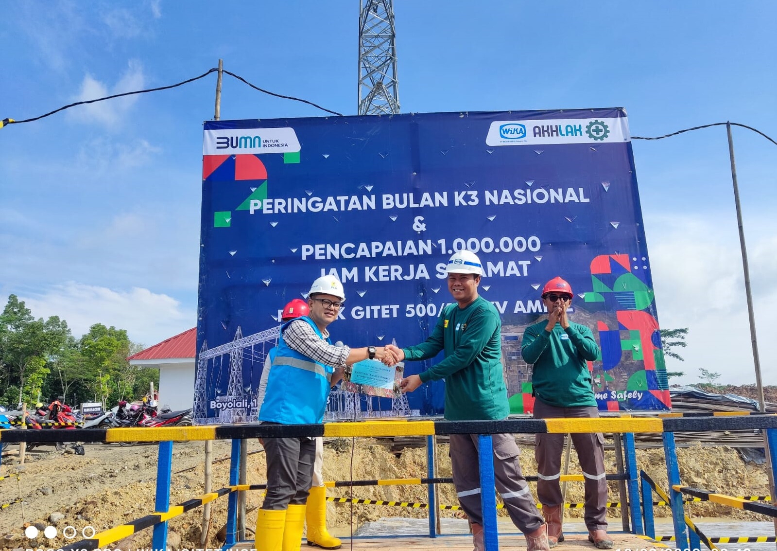 Peringati Bulan K3 Nasional, PLN UIP JBT Selenggarakan Simulasi Tanggap Darurat Hingga Mengajar di Sekolah