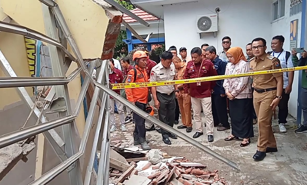 Daftar Nama Korban Atap Gedung Ambruk di SMPN 1 Talun, Pj Bupati Langsung ke Lokasi