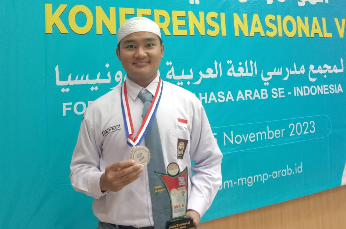 Santri SMA Islam Qurani Al Bahjah Raih Medali Perak Olimpiade Bahasa Arab