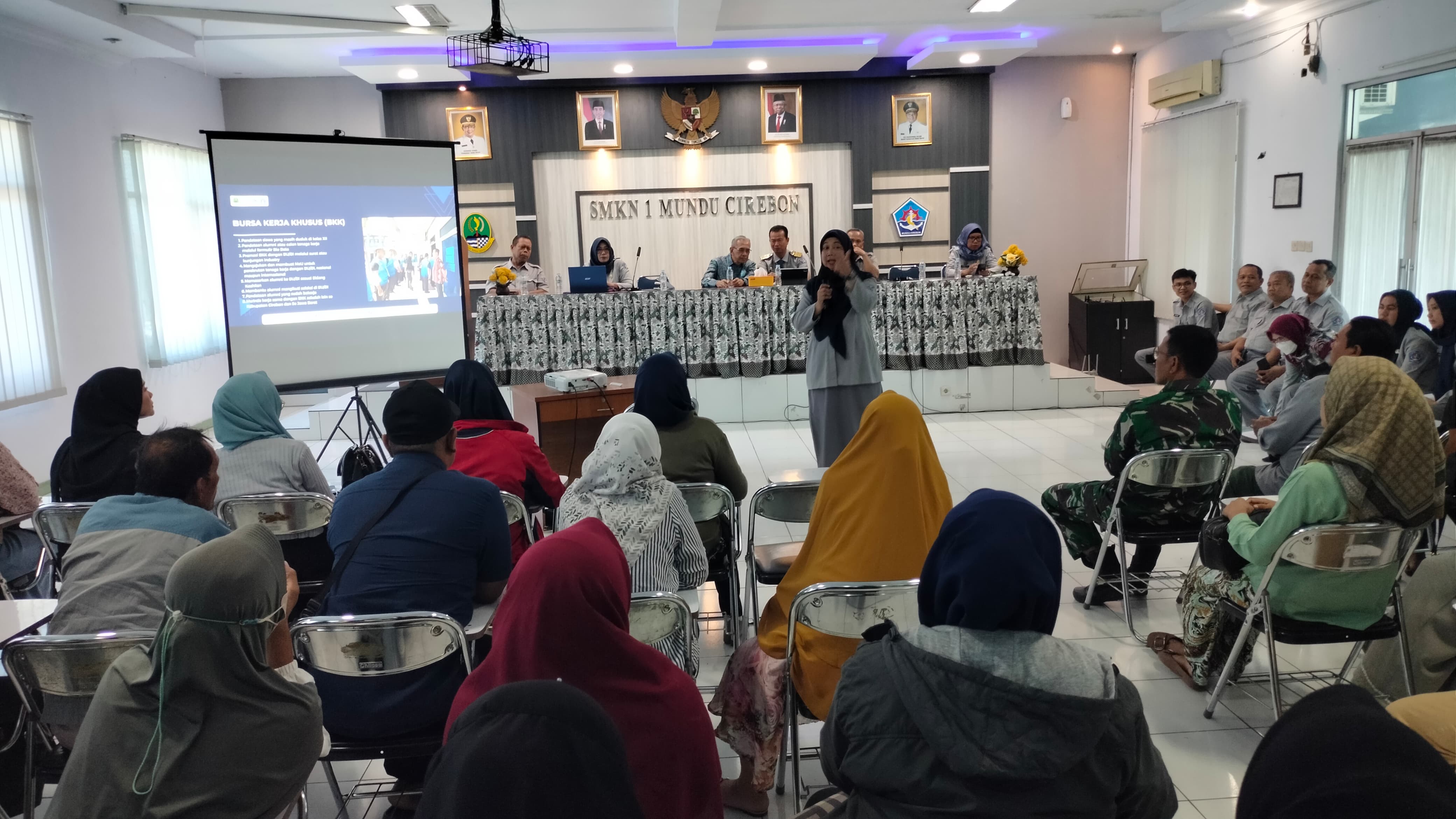 SMKN 1 Mundu Selenggarakan Sosialisasi Program Sekolah: Sebut Tak Ada Kewajiban Harus Beli Seragam di Sekolah