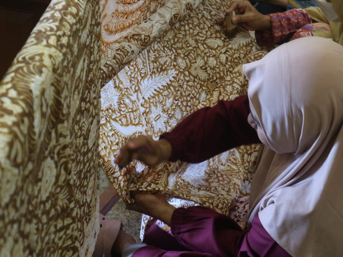 Paoman Art, Lestarikan Batik Indramayu dan Berdayakan Perempuan