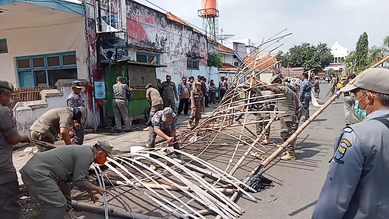 Fasilitas Publik Jadi Nyaman Pasca Pedestrian Stasiun Cirebon Ditata Pemkot 