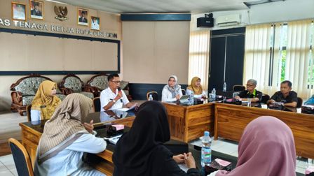 Disnaker Gelar Bimtek Petugas Antar Kerja 