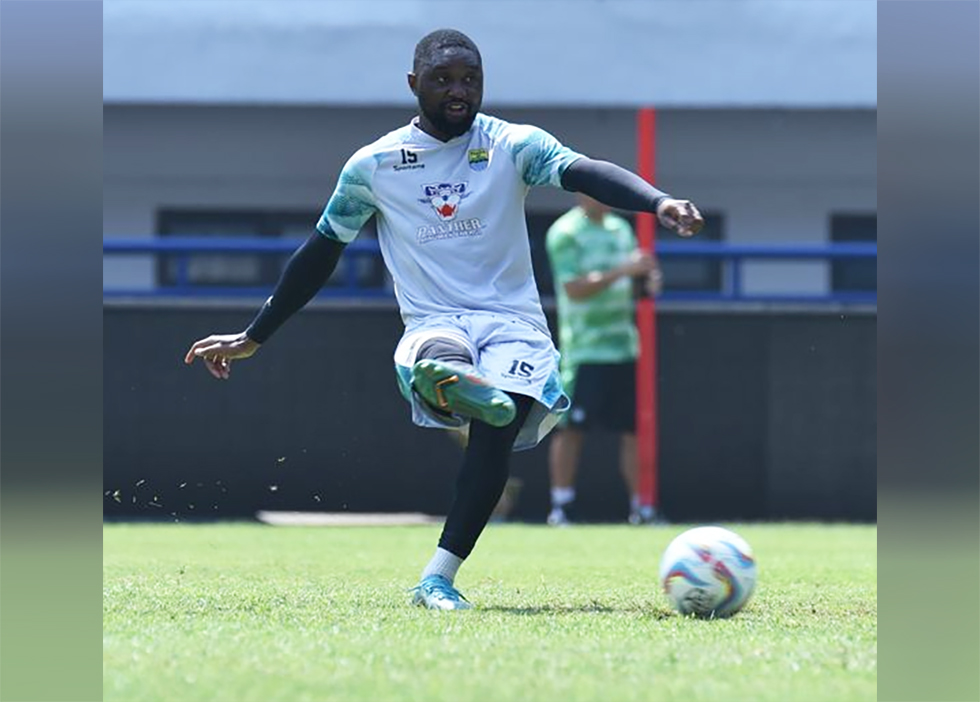 Levy Madinda Berkomitmen Tampil Ngotot Saat Persib Bandung Kontra Bhayangkara FC Akhir Pekan Ini 