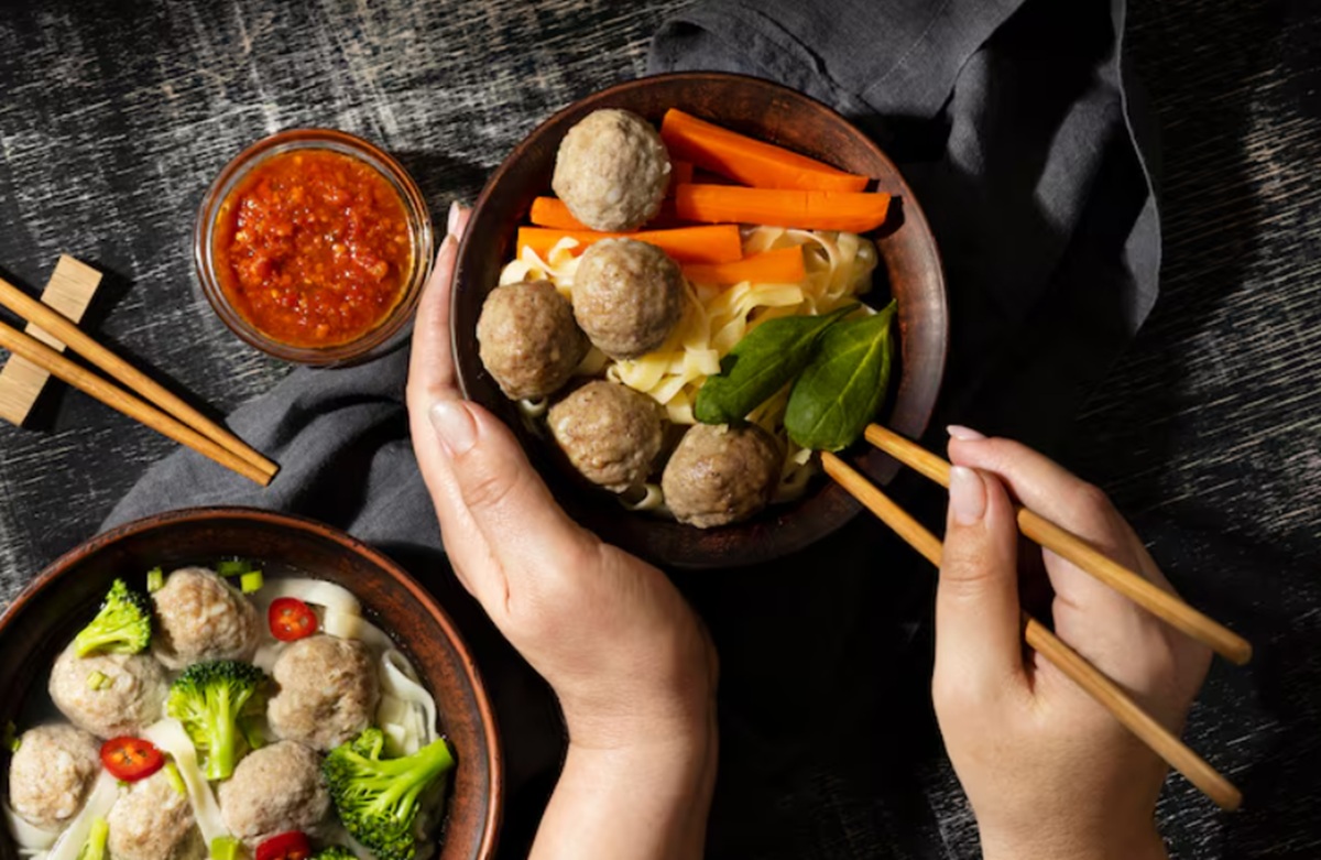 5 Bakso Paling Viral di Cirebon 2025–2026, Ada Bakso Muncrat hingga Tetelan Melimpah