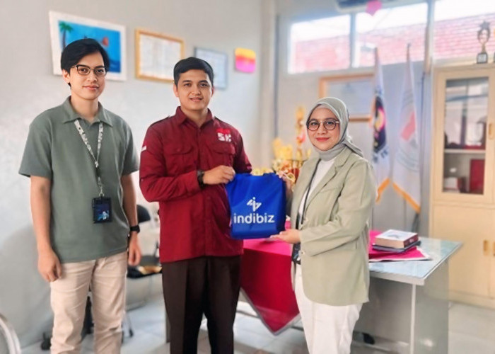 Manfaatkan Pijar Sekolah, SMK Telekomunikasi Sekar Kemuning Tingkatkan Pembelajaran Digital