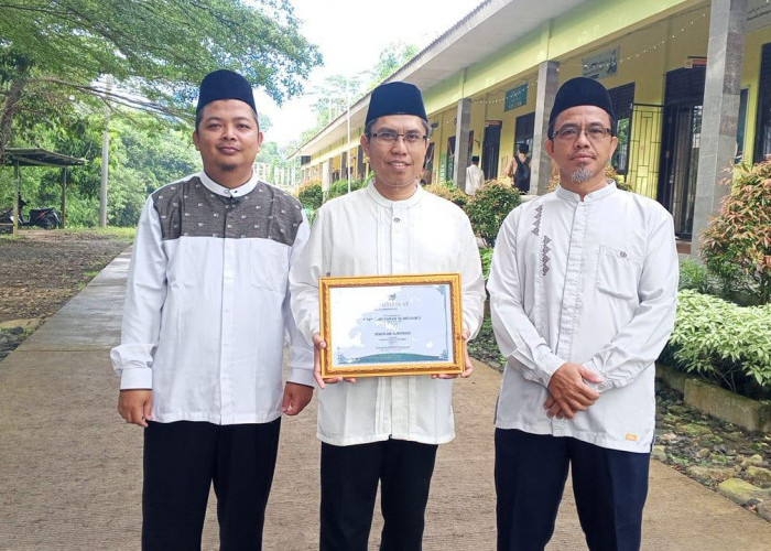 Pesantren Al Hikmah Raih Adiwiyata Tingkat Provinsi
