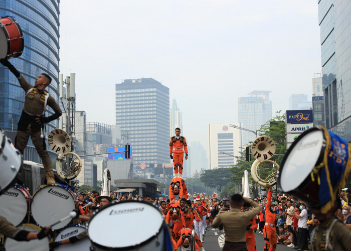 300 Meter Bendera Merah Putih Membentang di Kirab Pancasila 2024