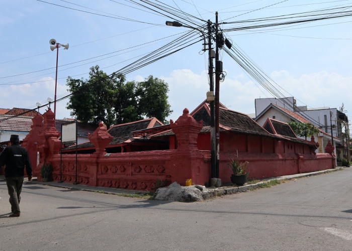 Ada di Cirebon Masjid Berusia 500 Tahun Lebih, Masjid Merah Panjunan Tradisi dan Orisinalitasnya Terjaga