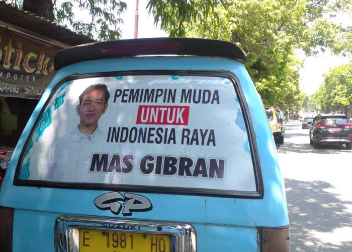 Wajah Gibran Rakabuming Raka Menguasai Angkot di Cirebon: Ojo ditakokke aku kabeh ya