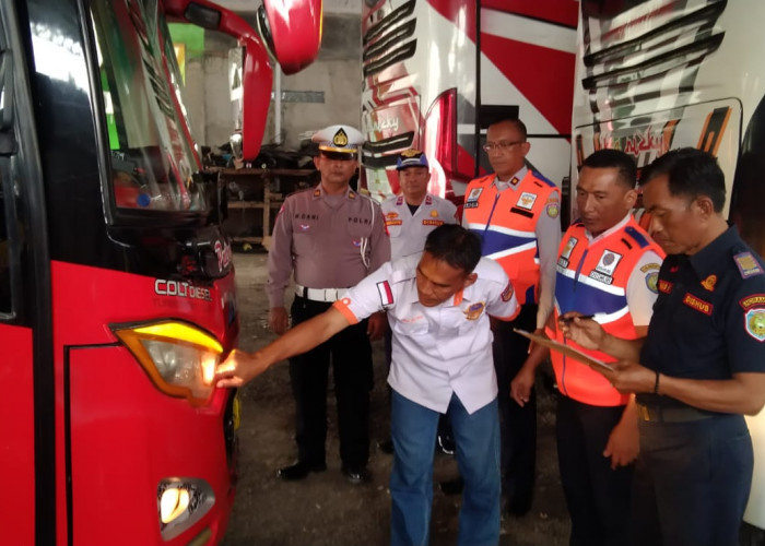 Jelang Liburan Tahun Baru, Dishub dan Satlantas Polres Indramayu Rum Cek Kendaraan