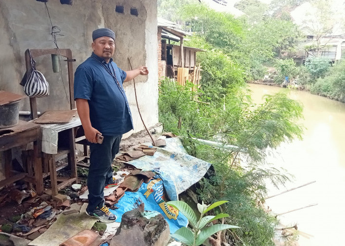 Akibat Abrasi Sungai Drajat, 4 Rumah Warga di Kota Cirebon Terancam Ambruk