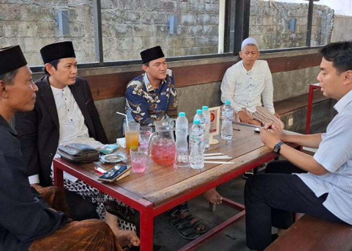 Paslon Eti-Suhendrik Janjikan Bantuan Operasional Guru Agama 