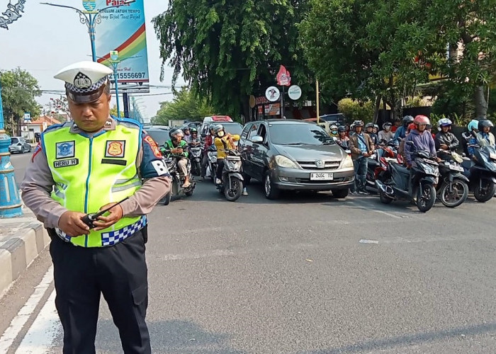Hari Pahlawan di Kota Cirebon, Pengendara di 3 Lampu Merah Diberhentikan untuk Mengheningkan Cipta